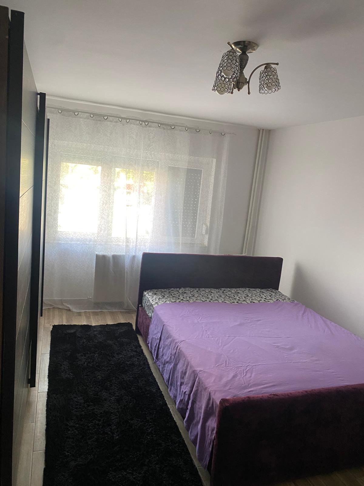 Apartament de inchiriat , proaspat renovat !Strada Salcamilor, Nr. 9, Bl. PB135, Ap. 3, Oradea Judet: Bihor